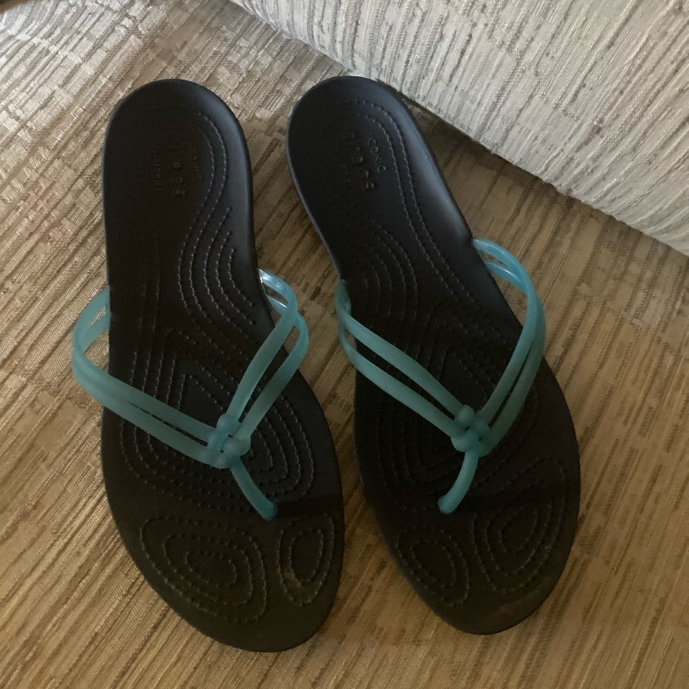 Crocs aqua flip flops